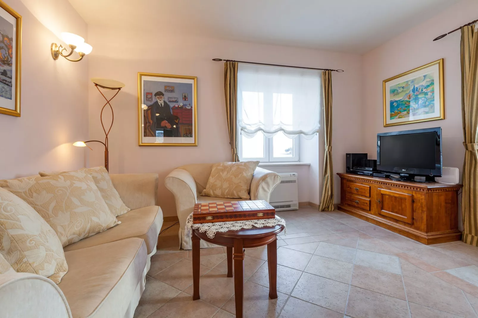 Villa Mir Vami-Living room