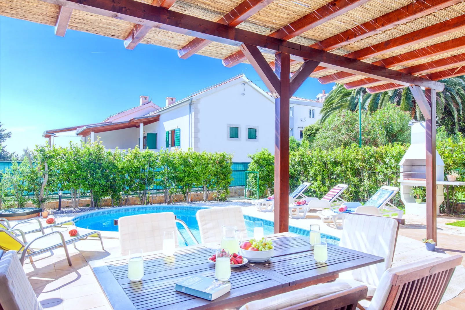 Villa Cvita-Vue d'été