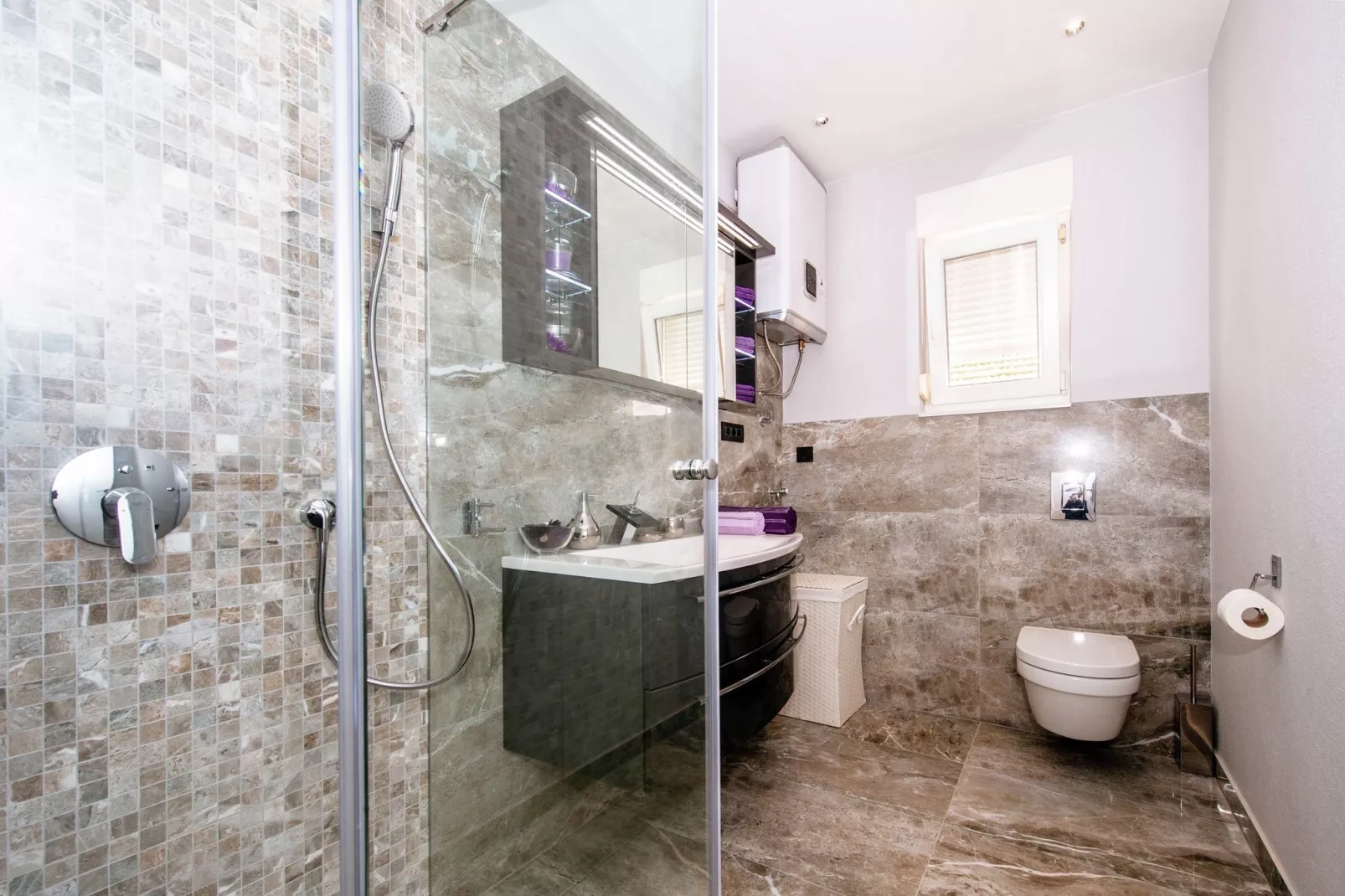 Luxurious apartment Loreta-Bathroom