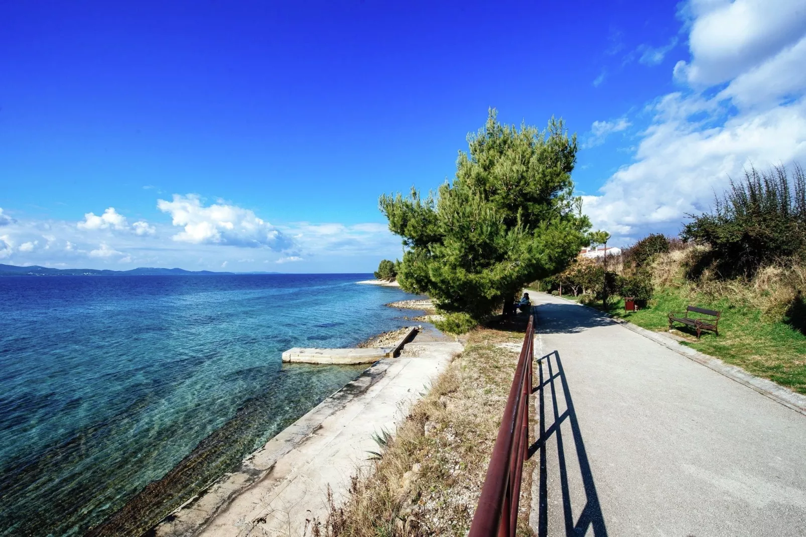 Luxurious apartment Loreta-Areas summer 1km