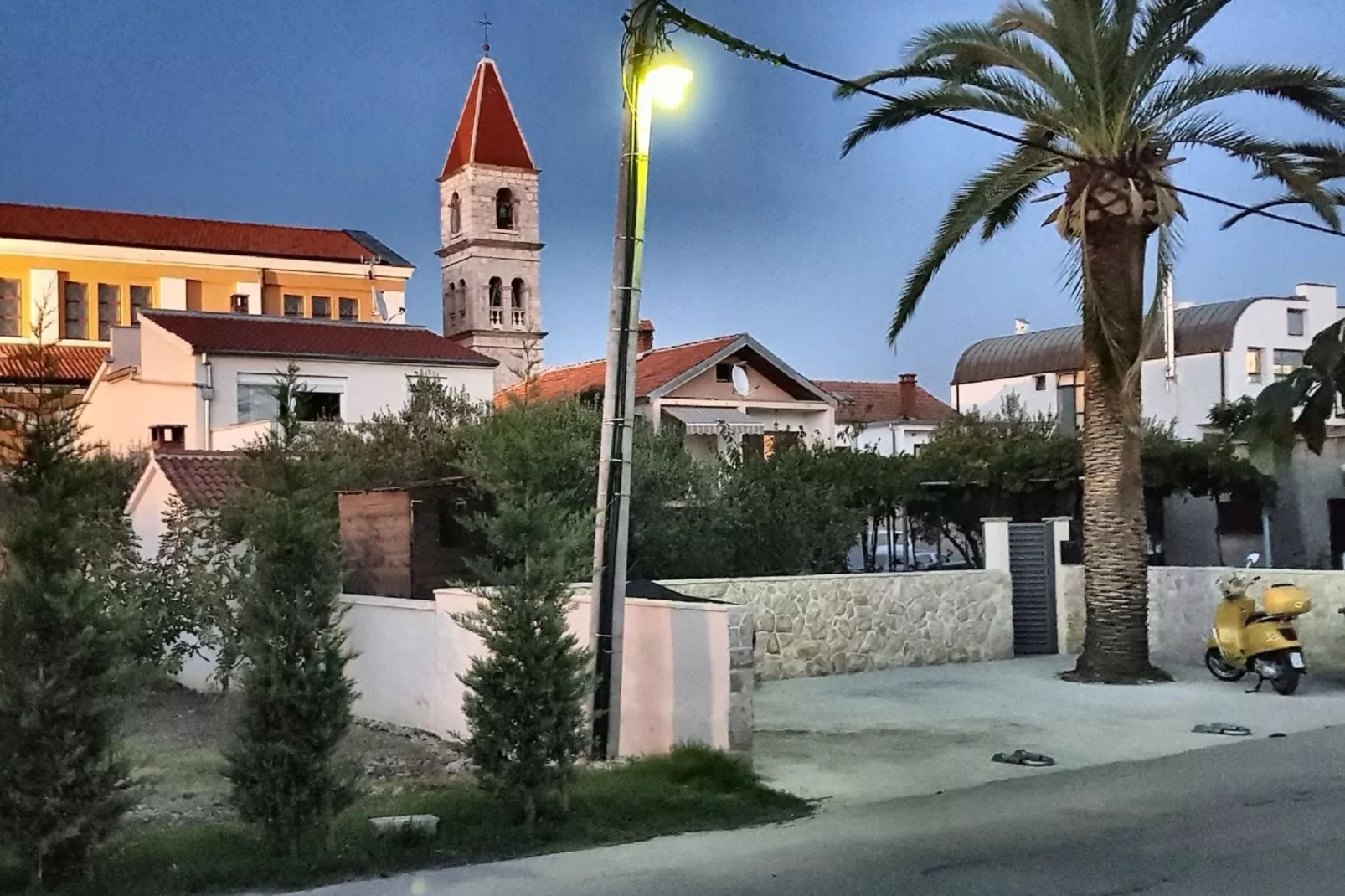 Luxurious apartment Loreta-Areas summer 1km