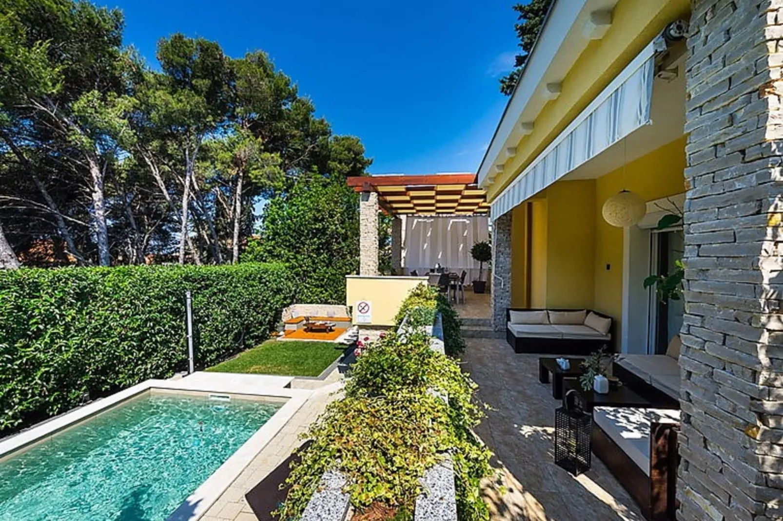 Villa Luna-Außenbereich Sommer