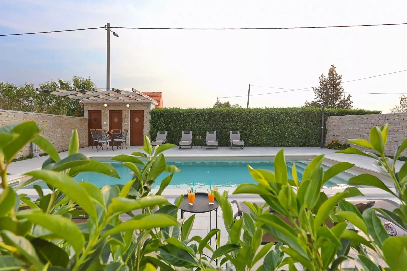 Villa Tereza-Gärten Sommer