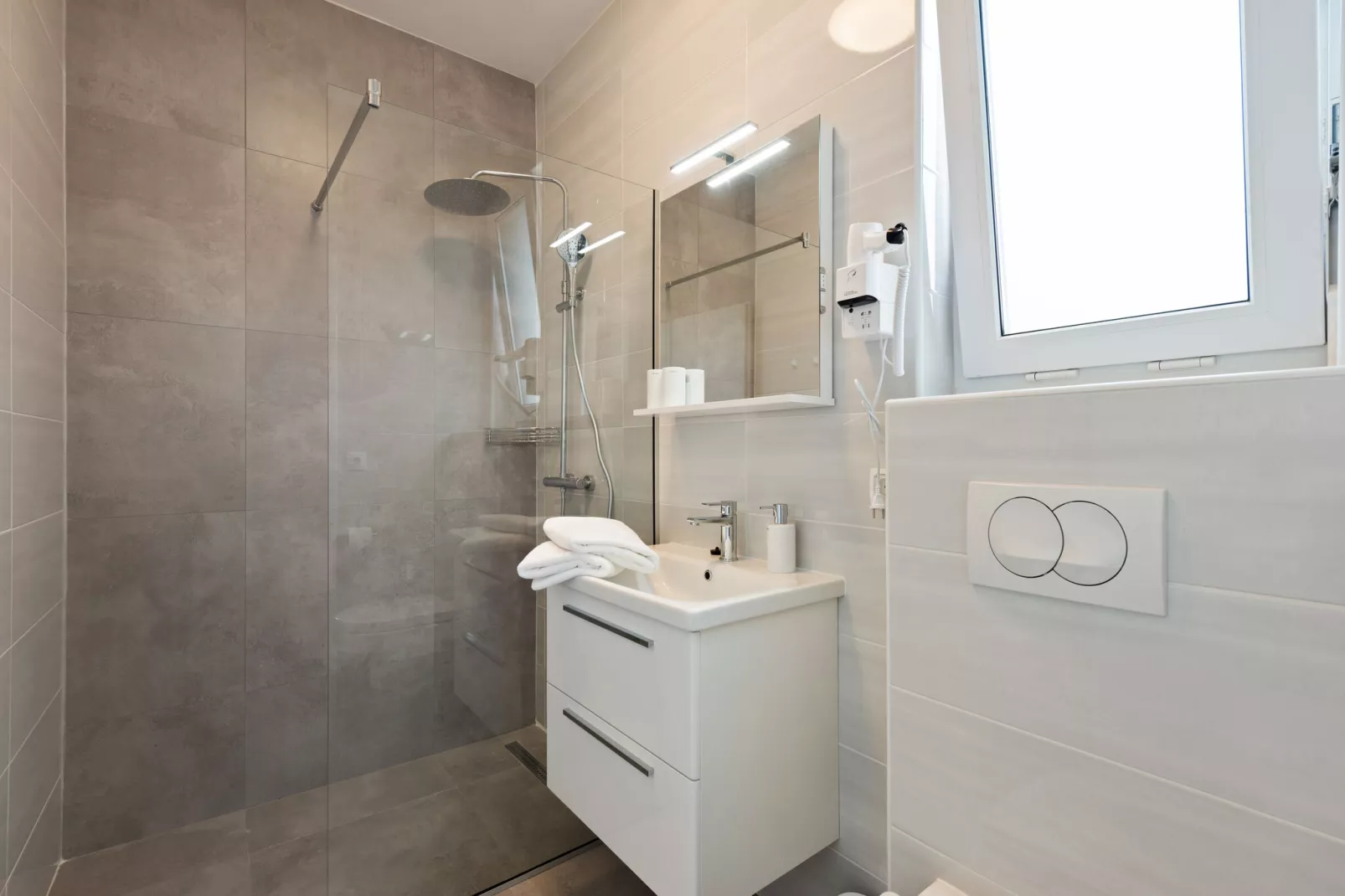 Resort More 8-Bathroom