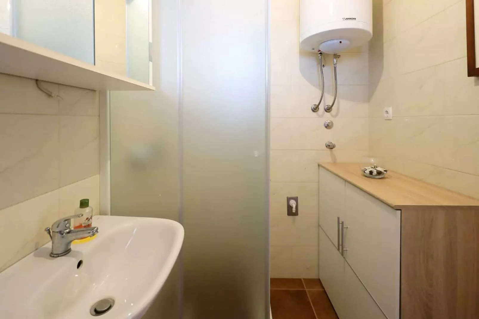 Villa Miki-Bathroom