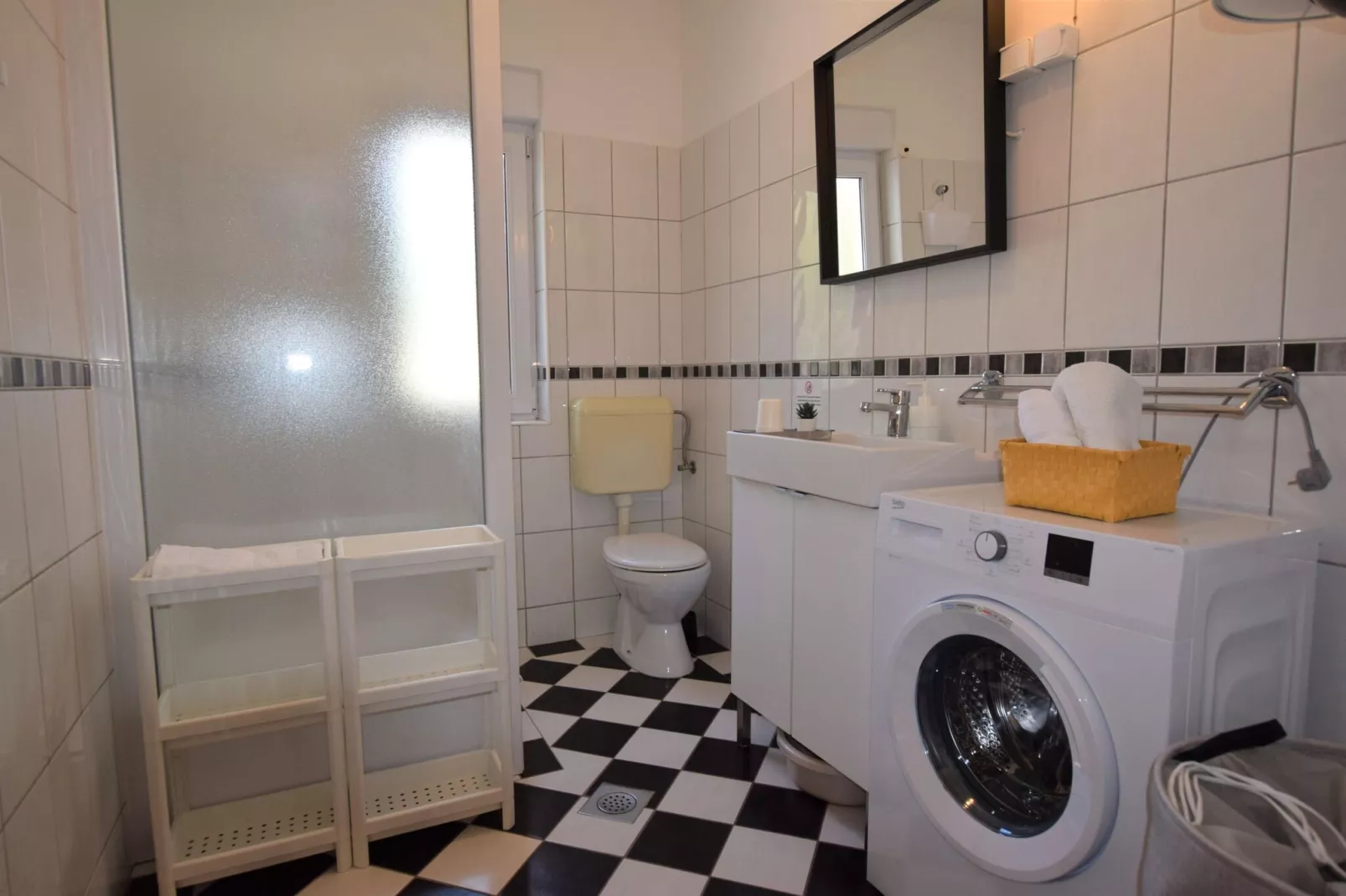 Apartment Lana-Bathroom