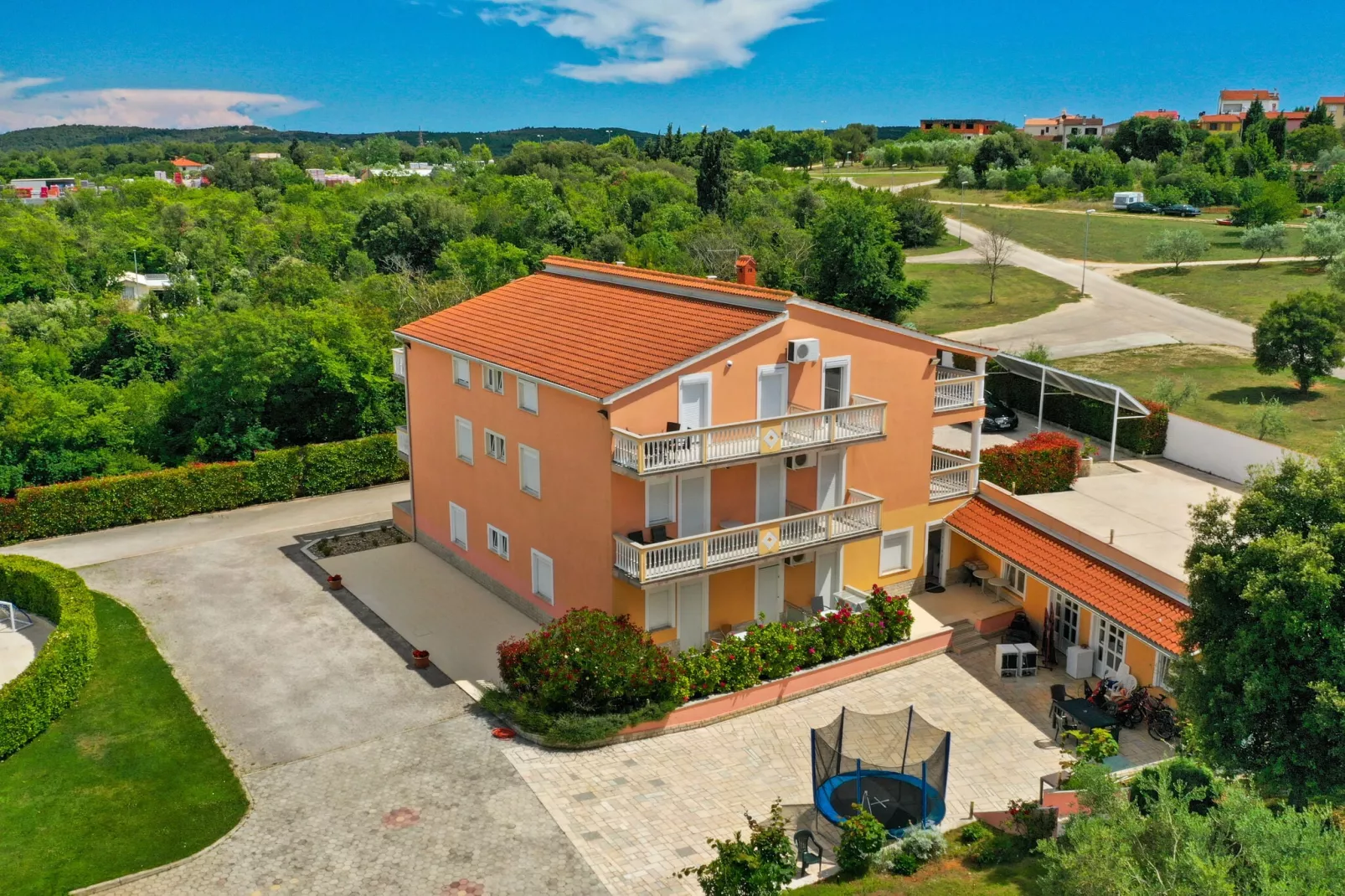 Apartment 7-Exterior summer