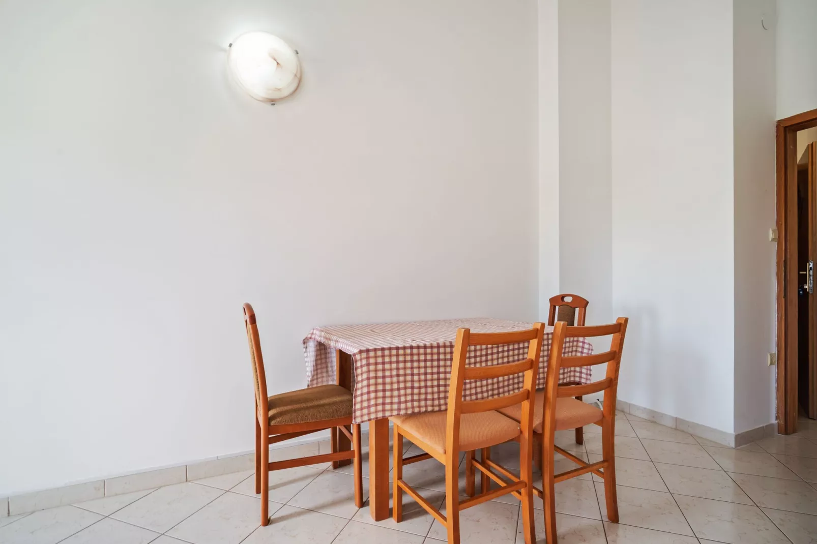 Apartment 7-Dining room