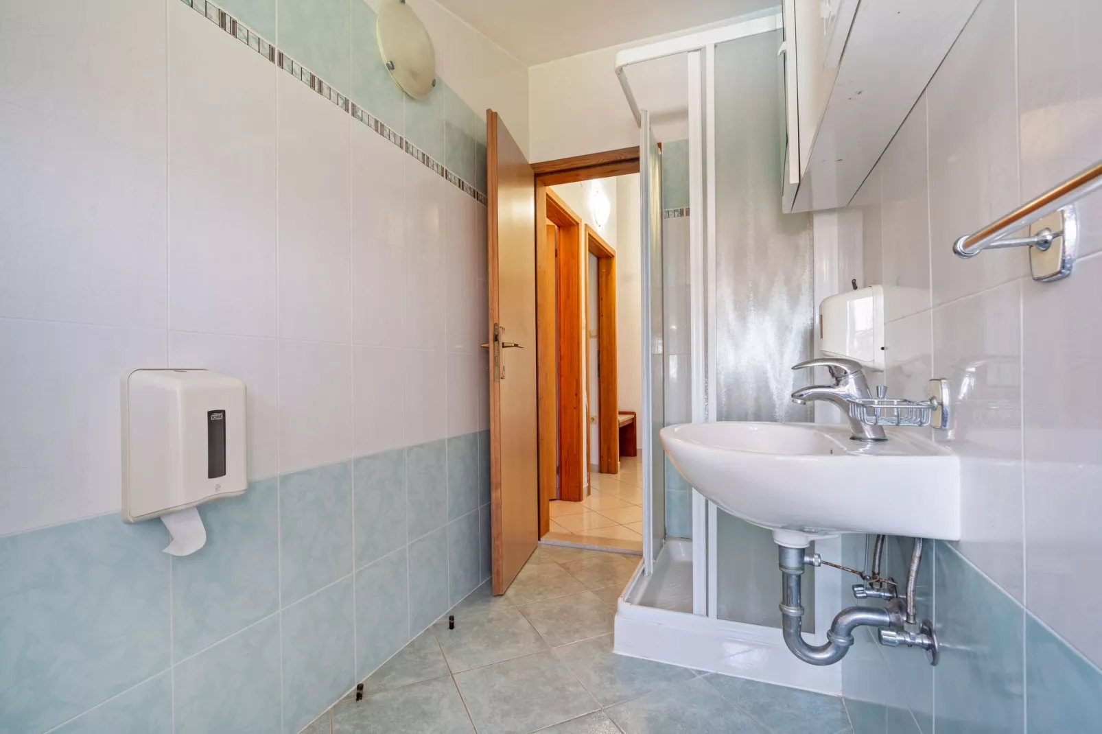 Apartment 7-Bathroom