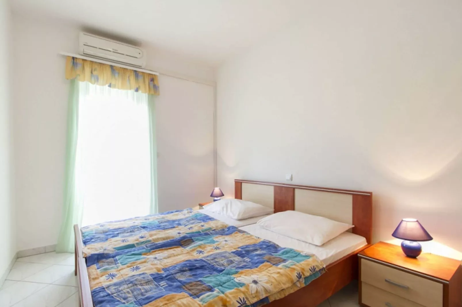 Apartment  8-Bedroom