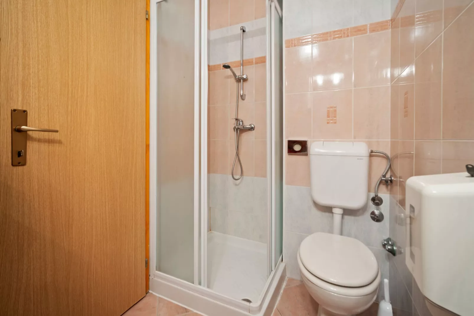 Apartment  8-Bathroom