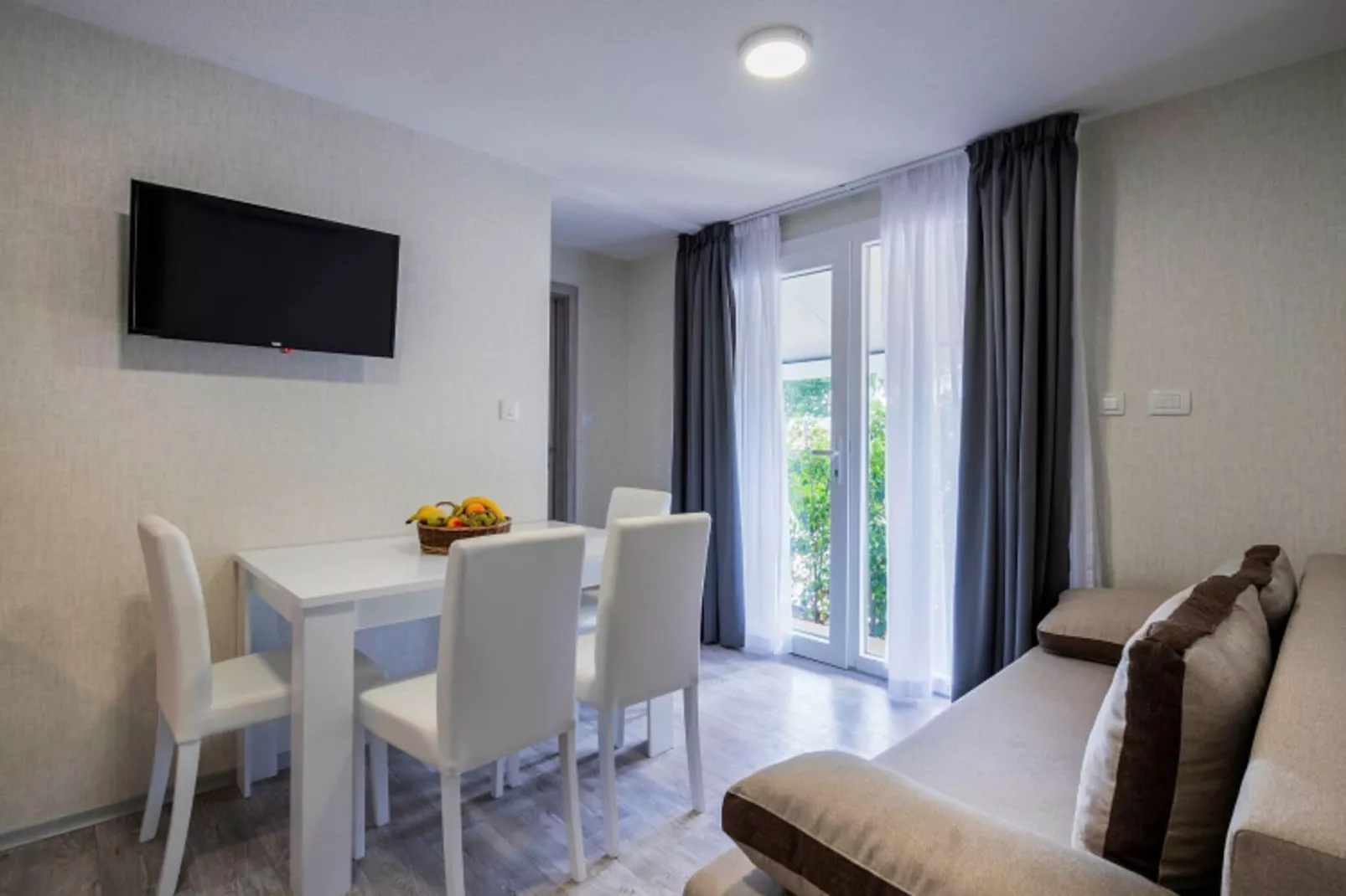 Mobile home 1-Living room