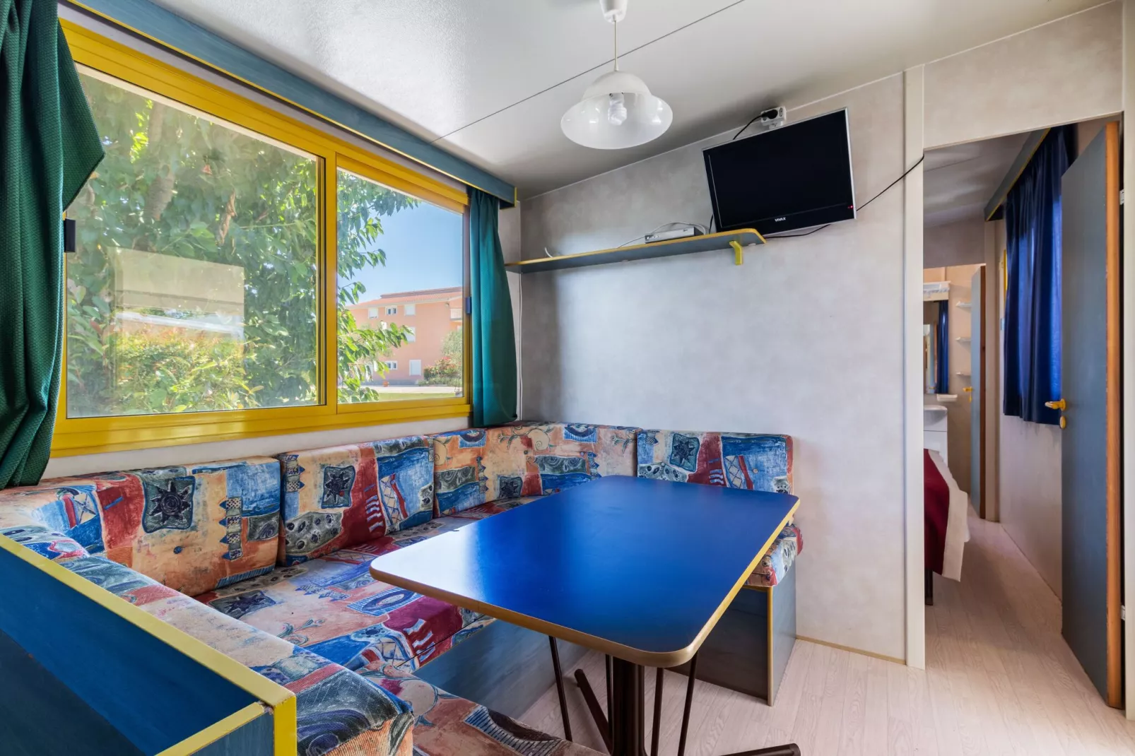 Luxury mobile home 4-Living room