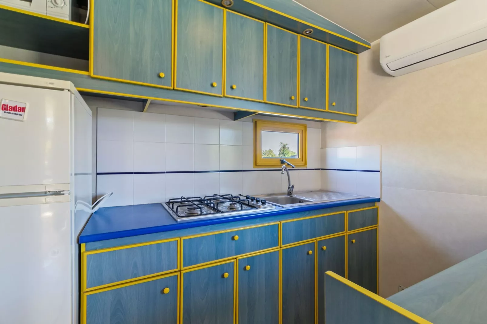 Luxury mobile home 4-Kitchen