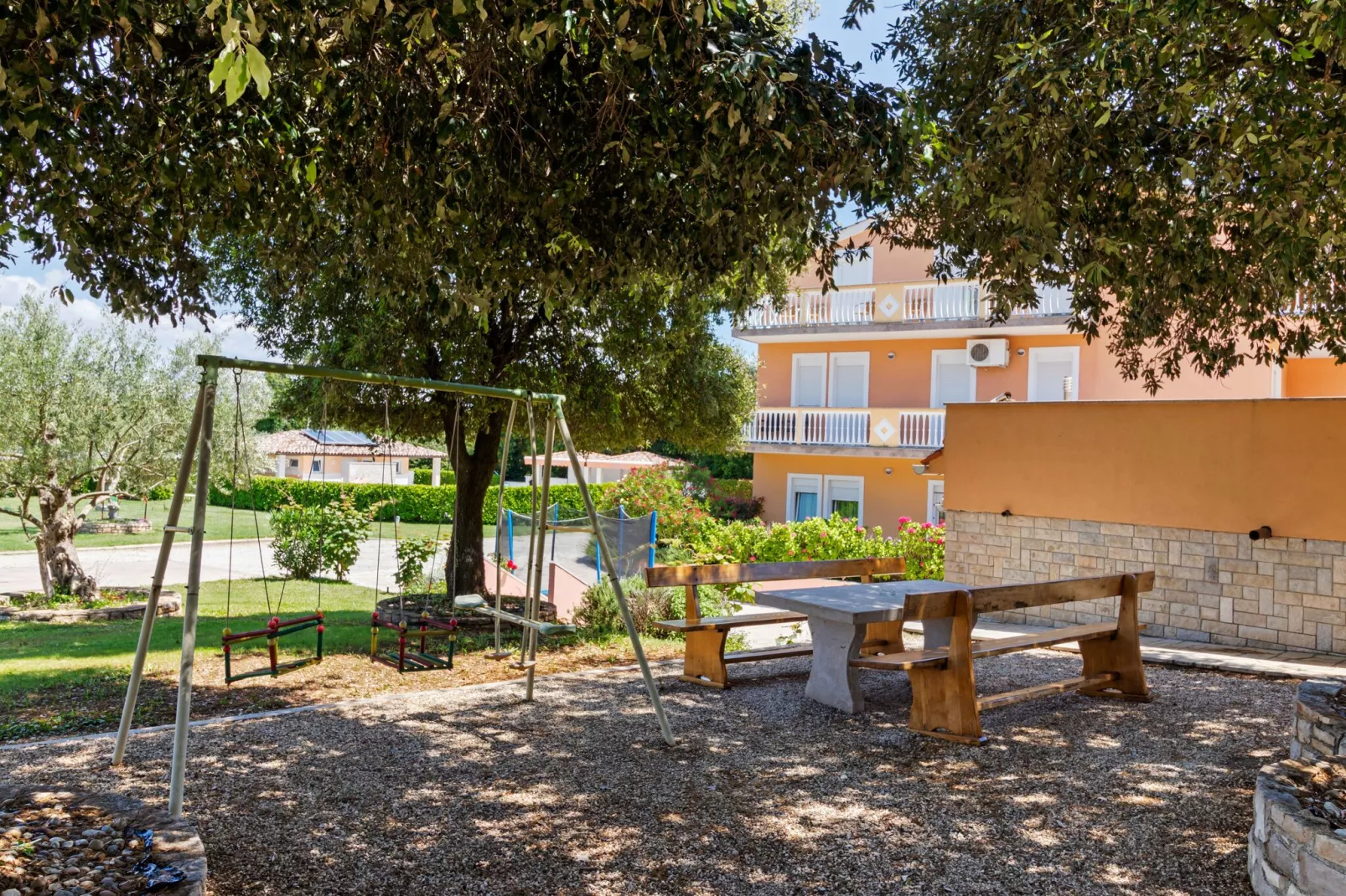 Luxury mobile home 4-Gardens summer