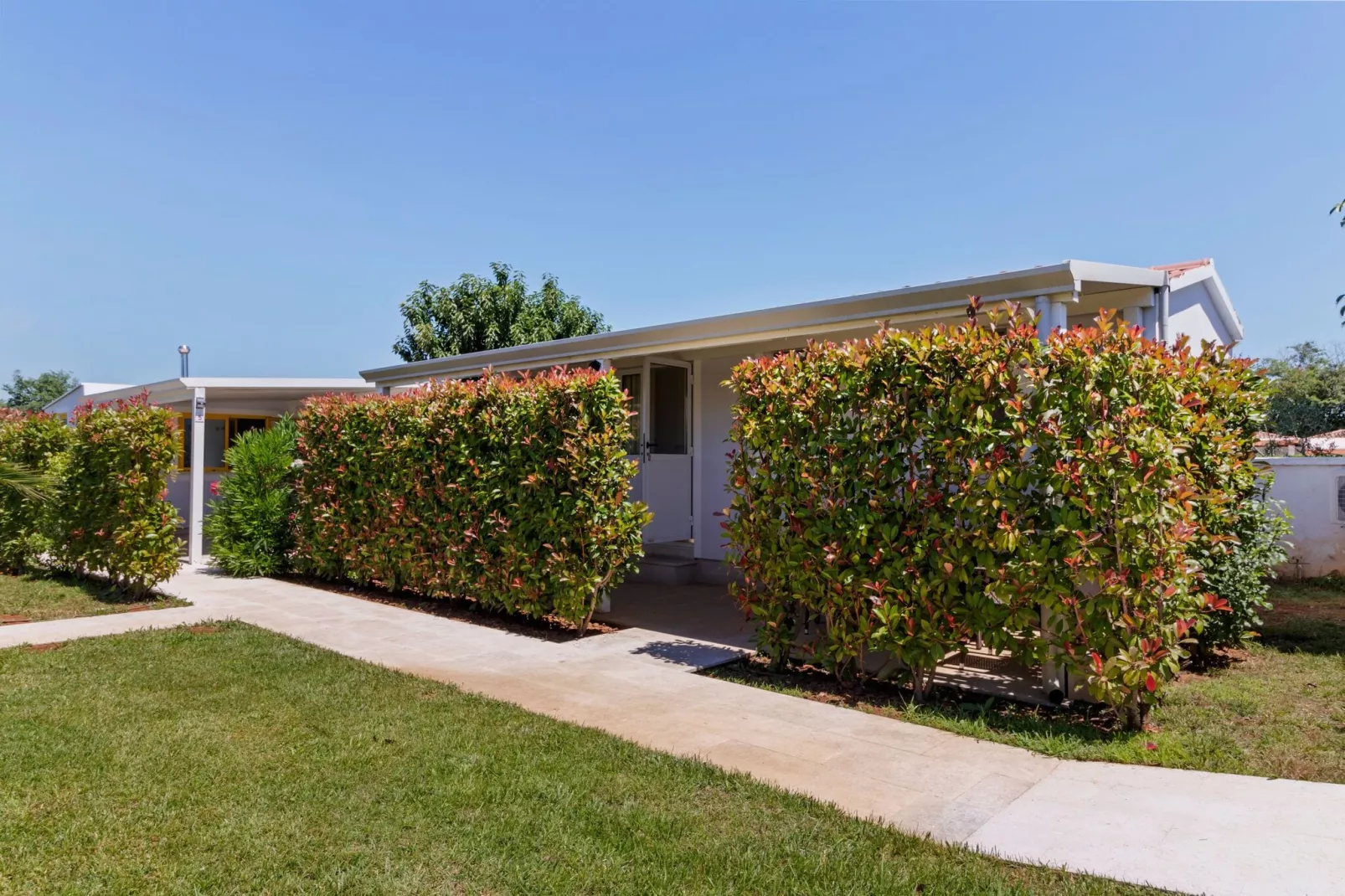 Mobile home 6-Exterior summer