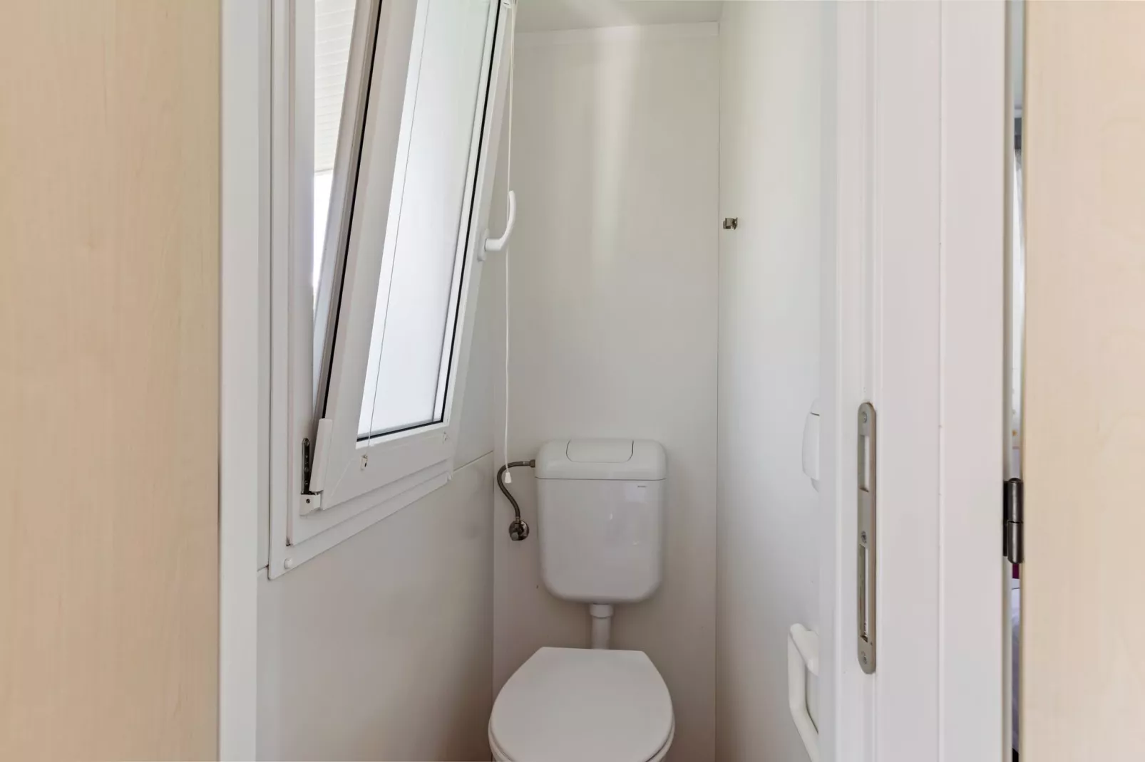 Mobile home 6-Bathroom