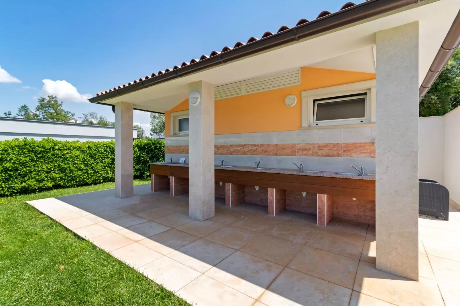 Mobile home 6-Facilities
