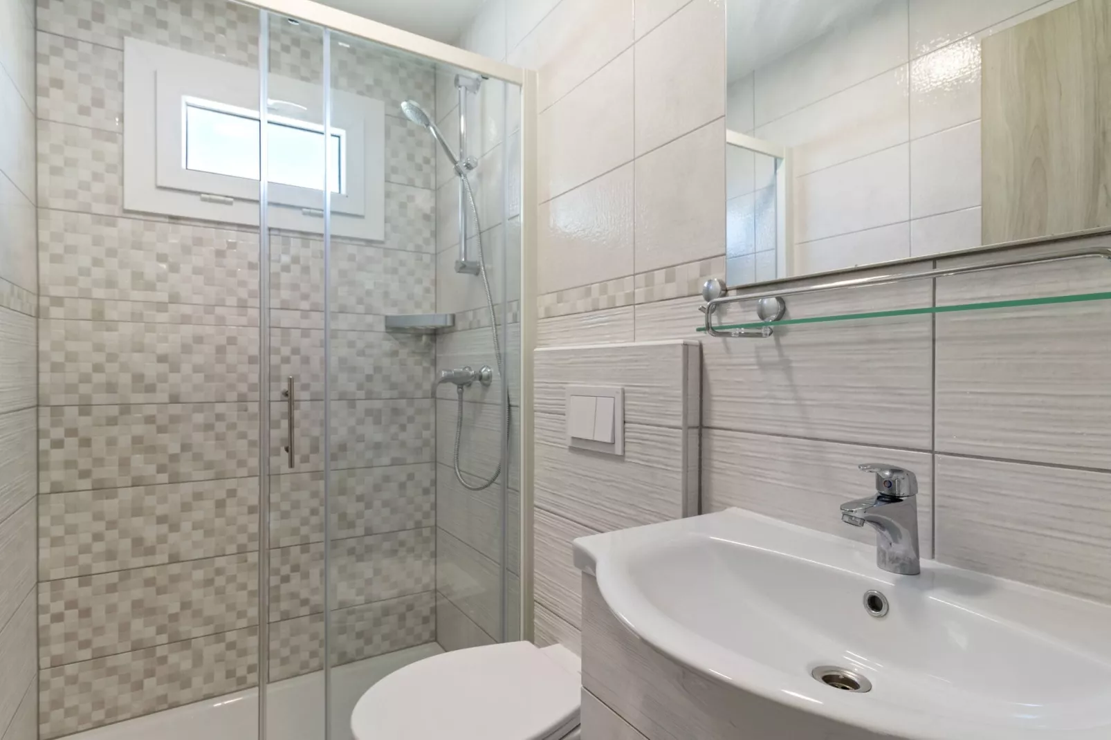 Mobile home 7-Bathroom