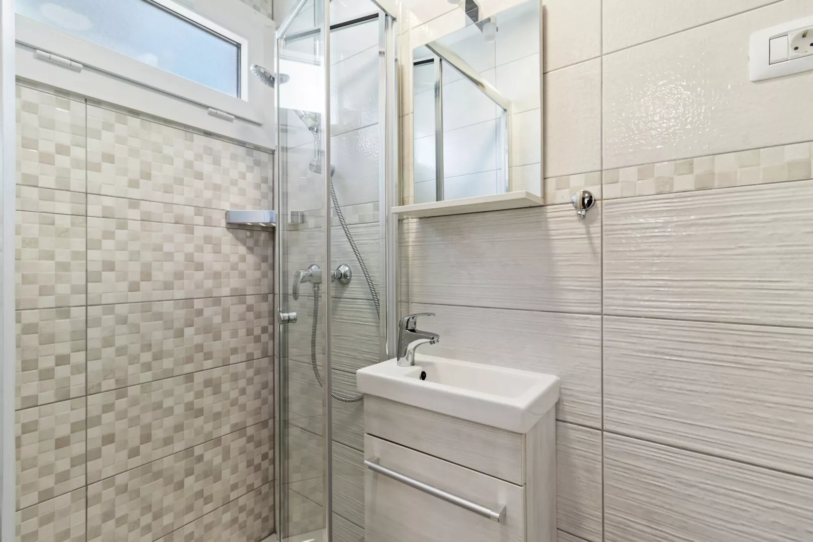 Mobile home 7-Bathroom