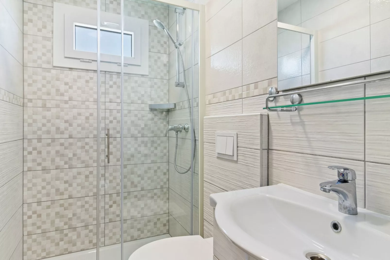 Mobile home 7-Bathroom