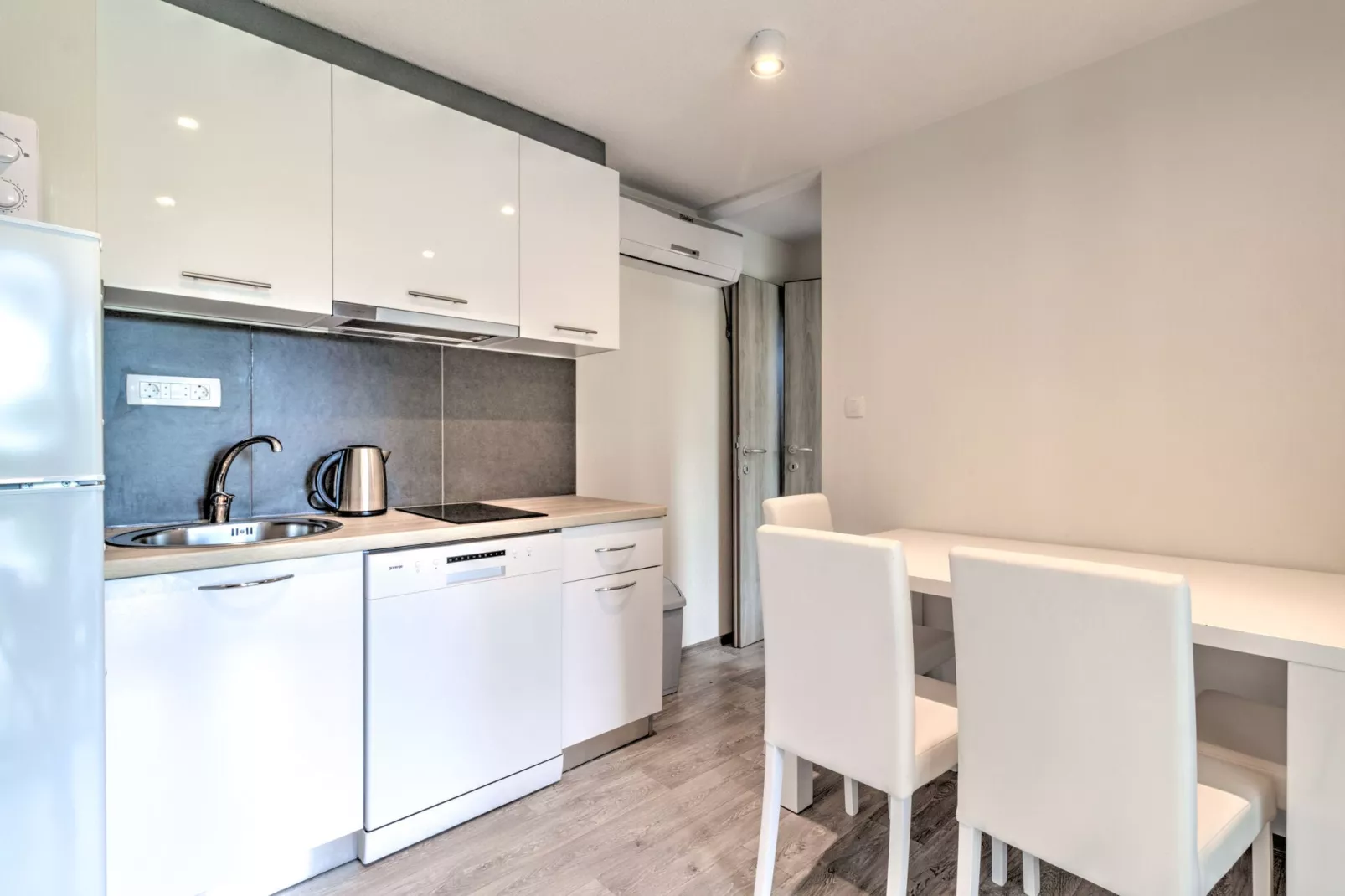 Delux Mobile home 8-Küche