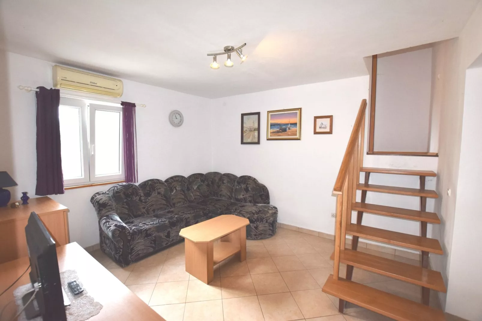 App Musoga 1-Living room