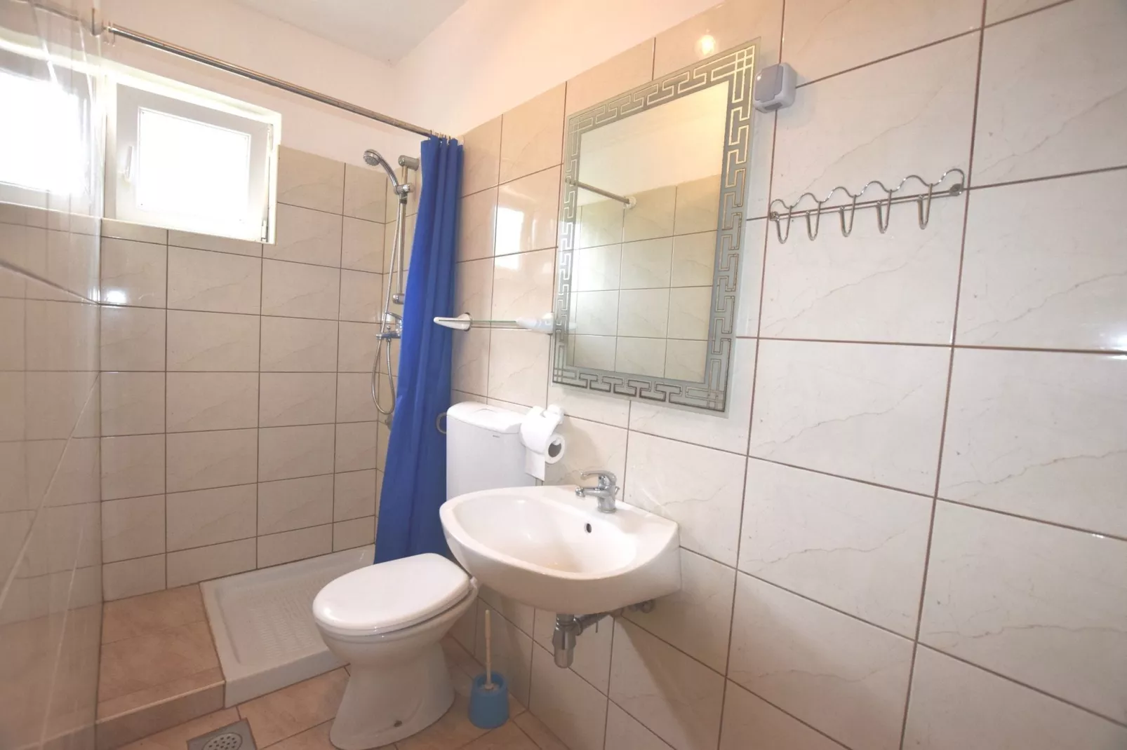 App Musoga 1-Bathroom