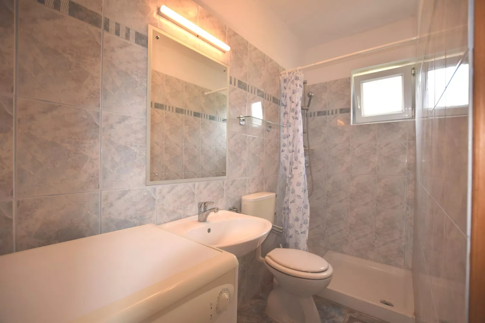 App Musoga 2-Bathroom
