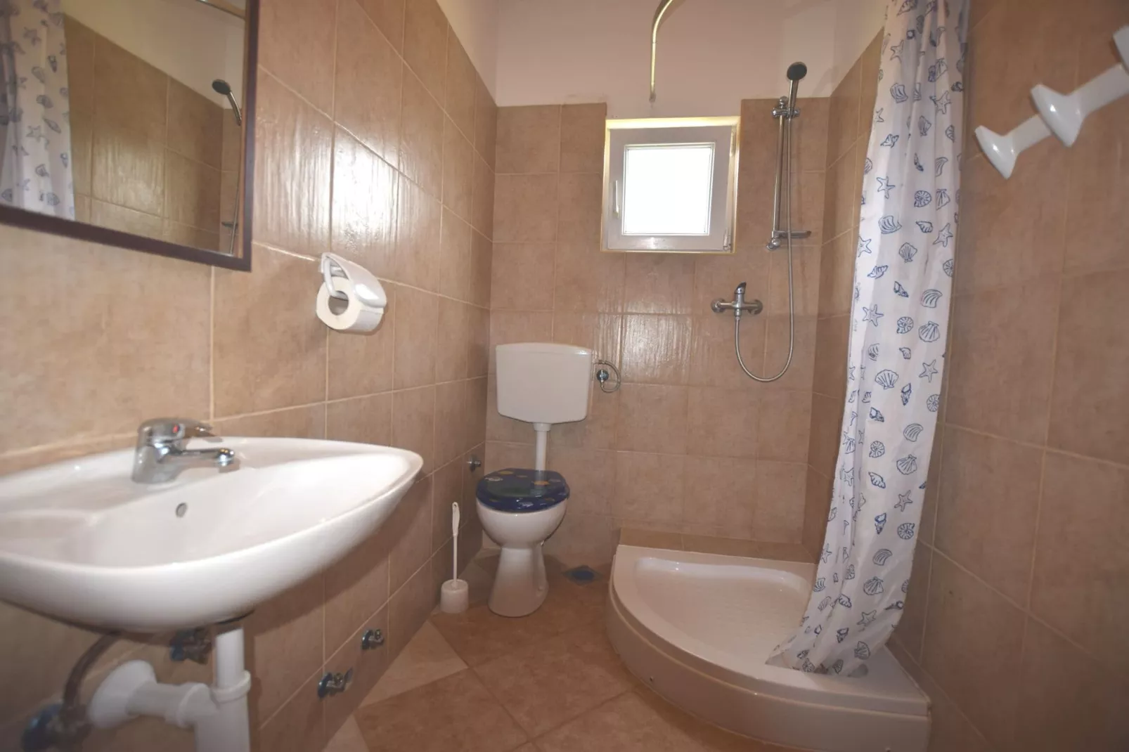 App Musoga 4-Bathroom