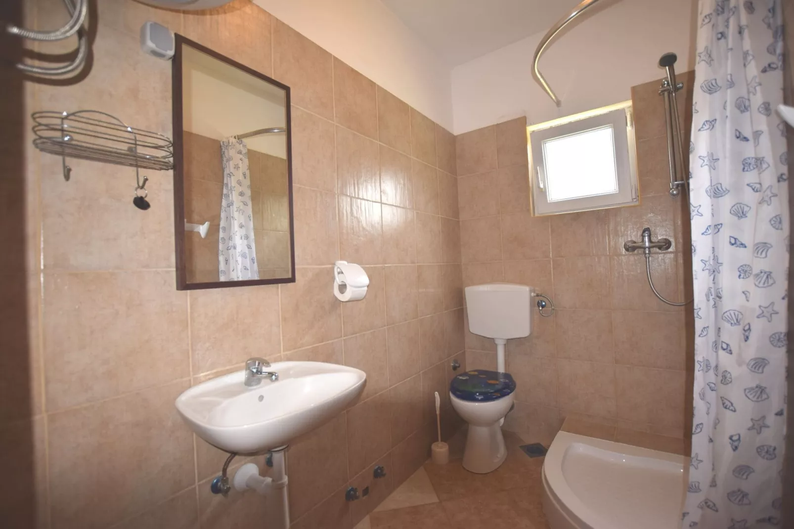 App Musoga 4-Bathroom