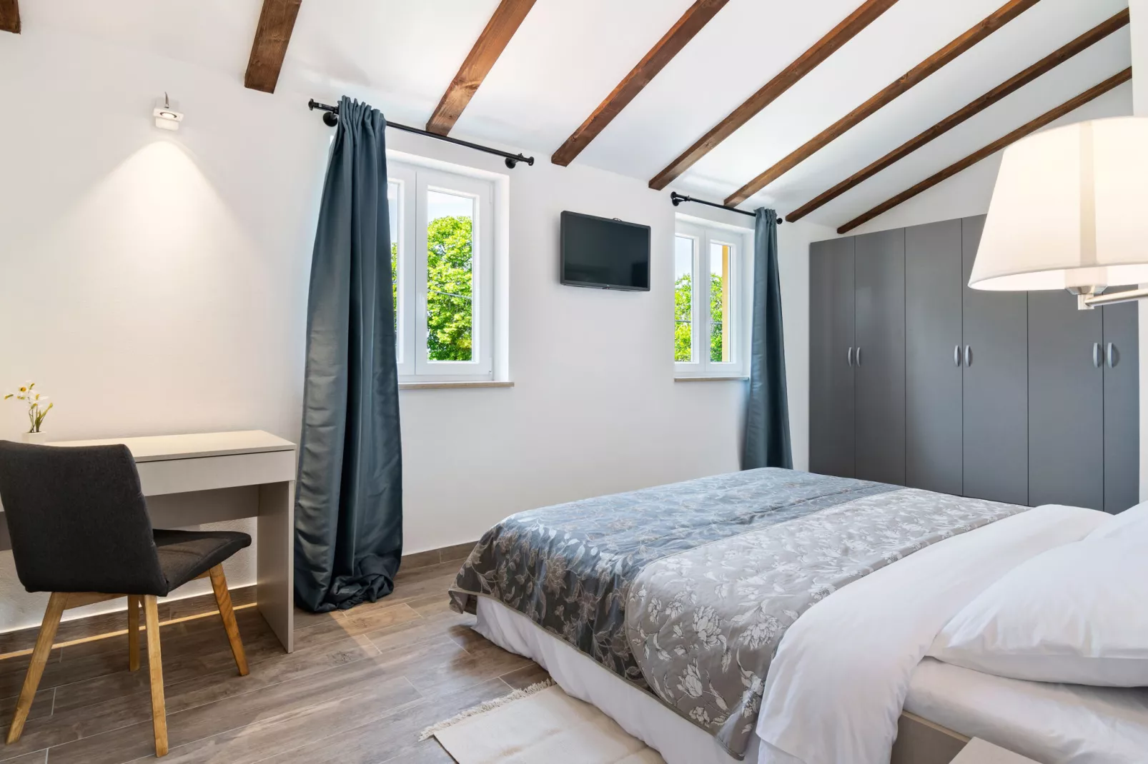 Villa Slum-Bedroom