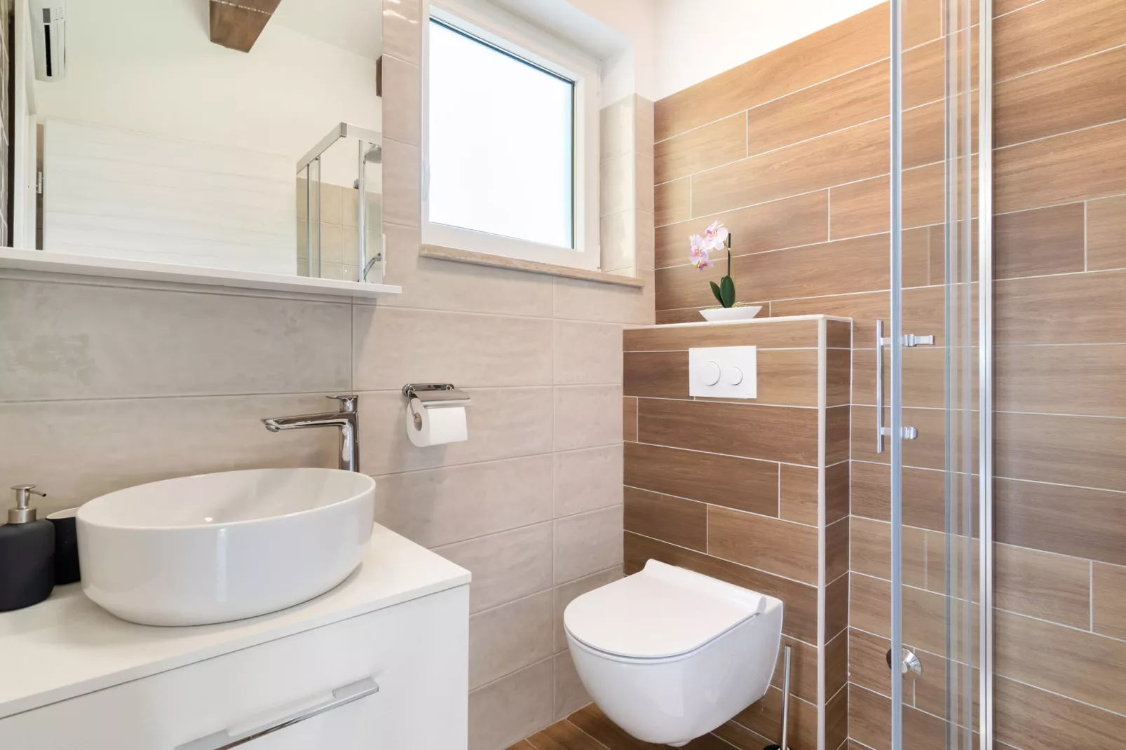 Villa Slum-Bathroom