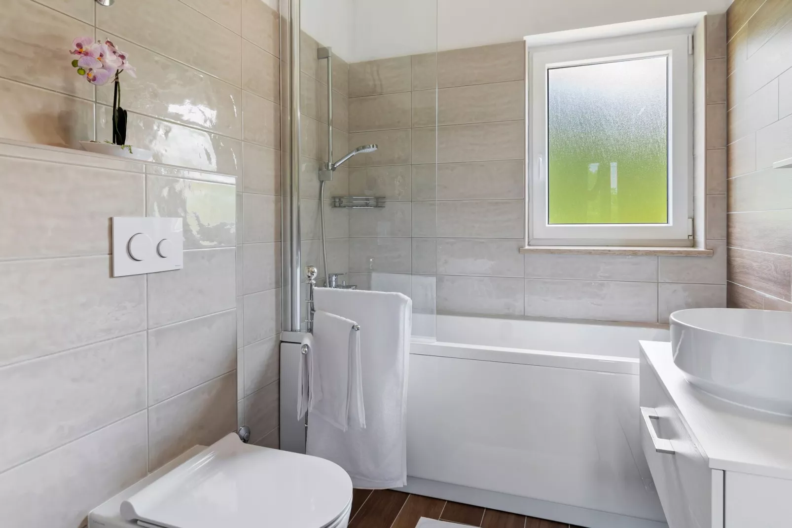 Villa Slum-Bathroom