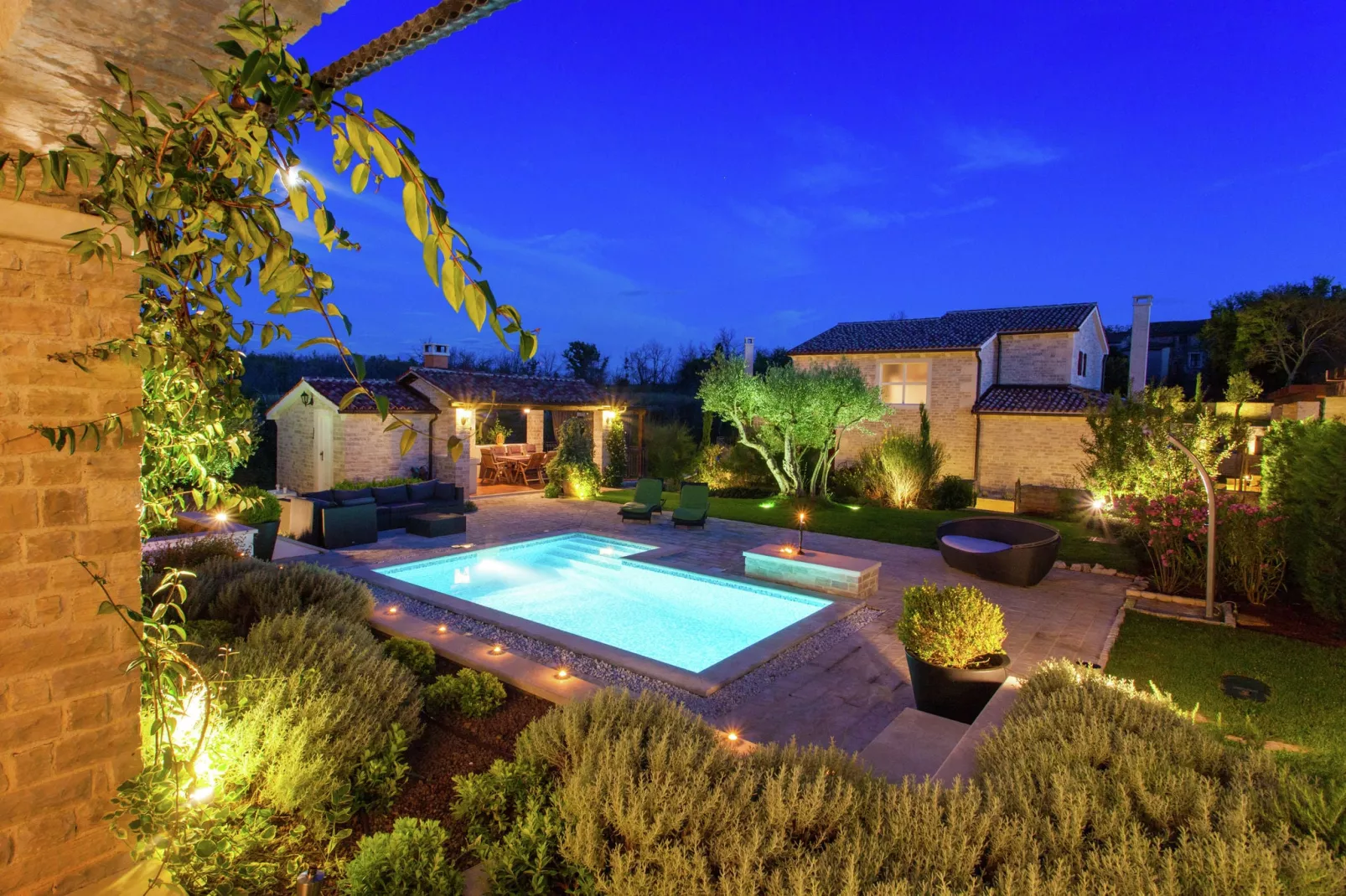 Villa Experience-View summer