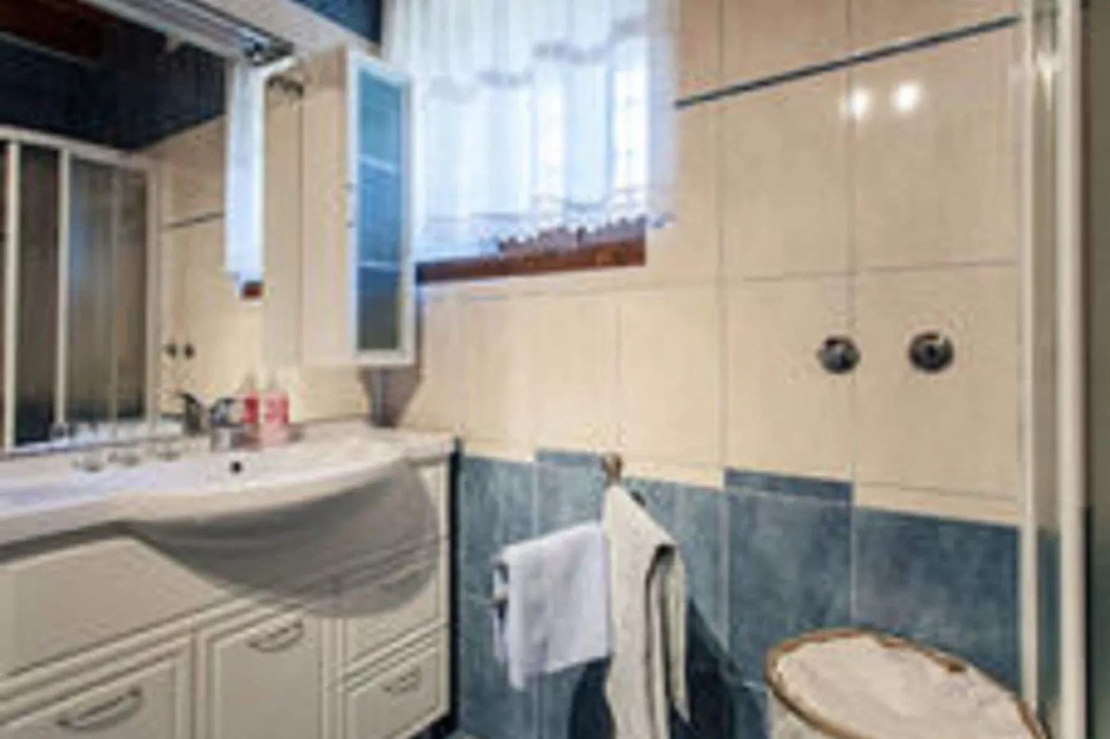 Villa Andoro-Bathroom