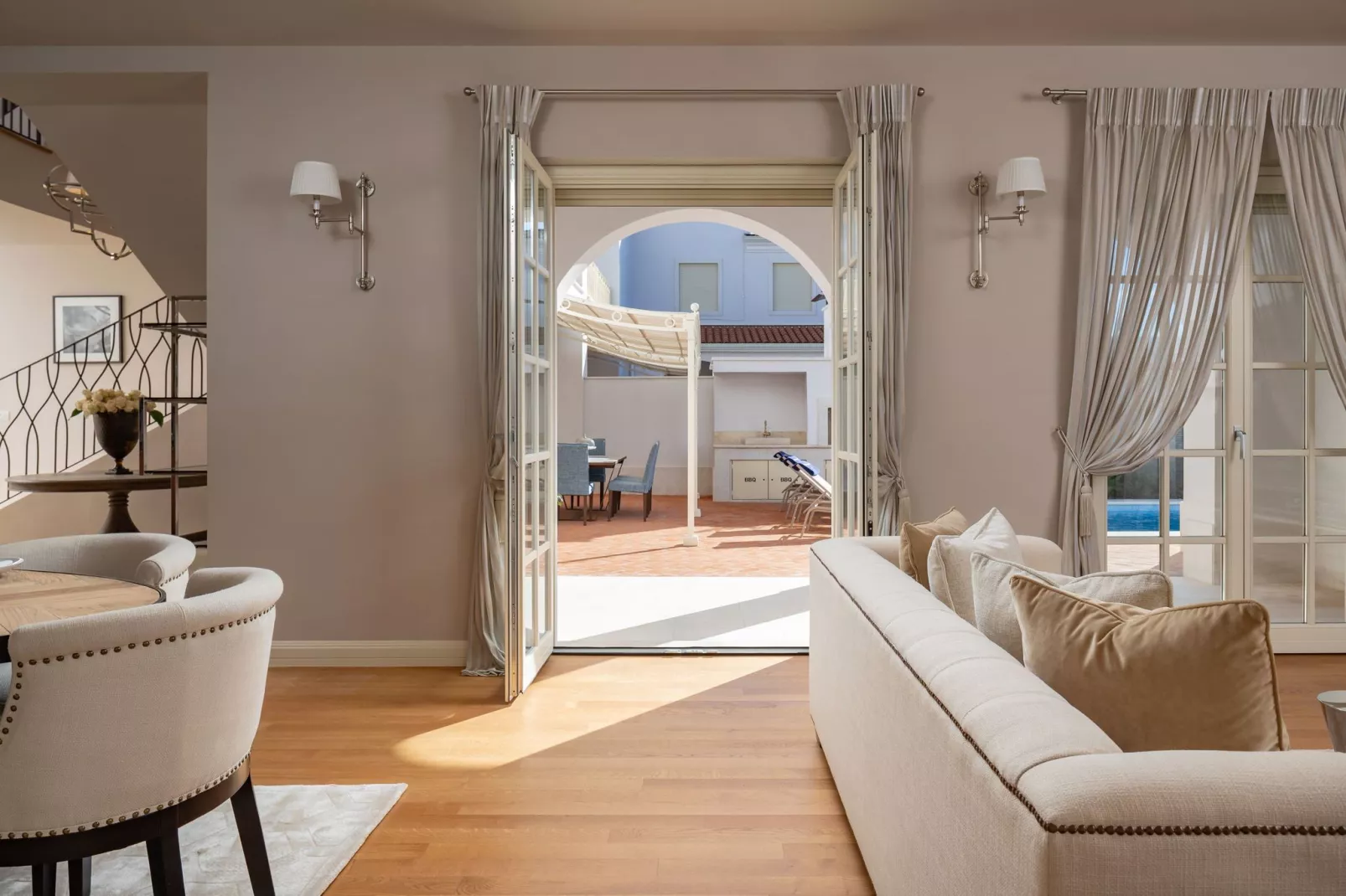 Claretta-Living room