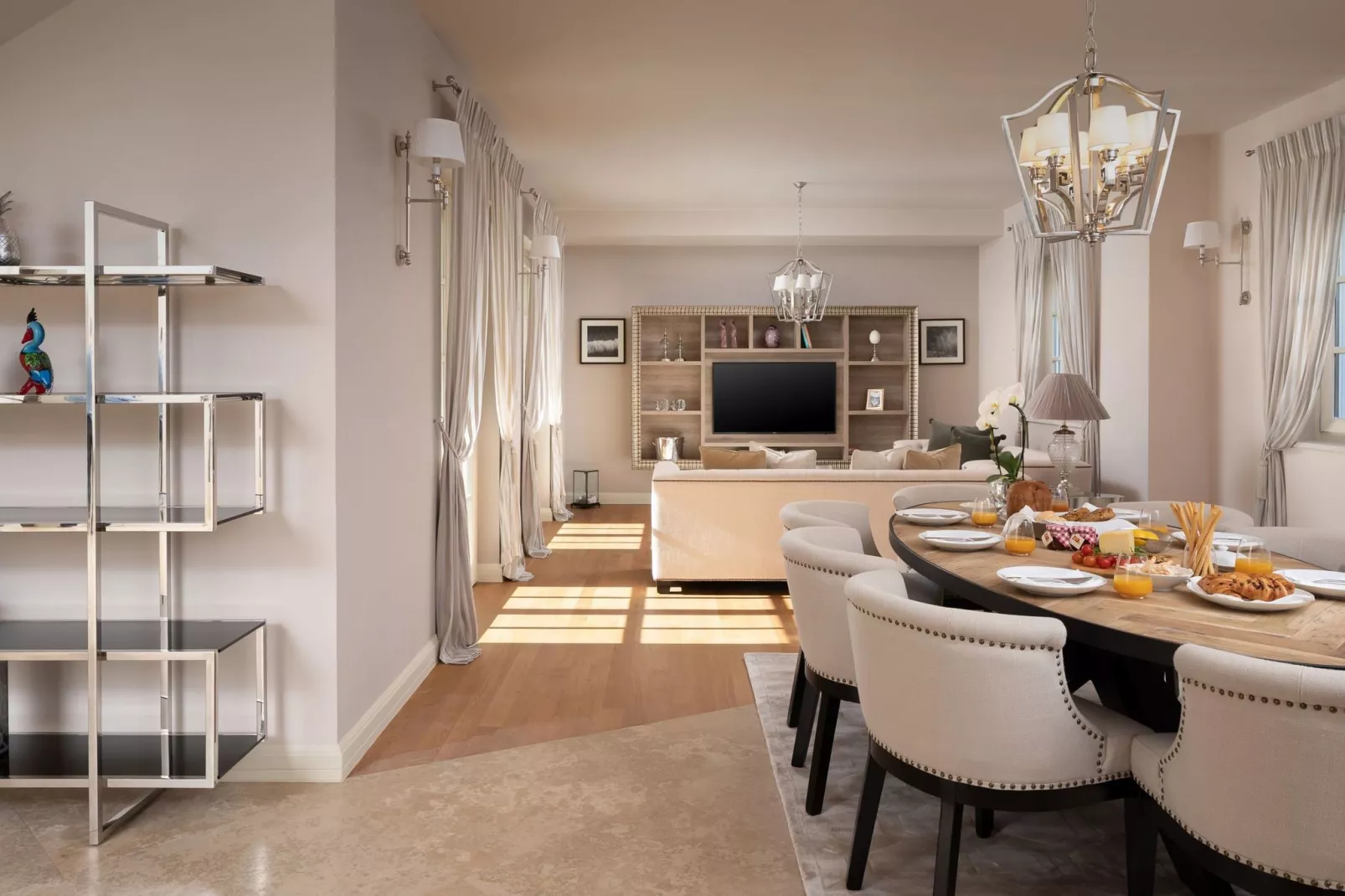Claretta-Living room
