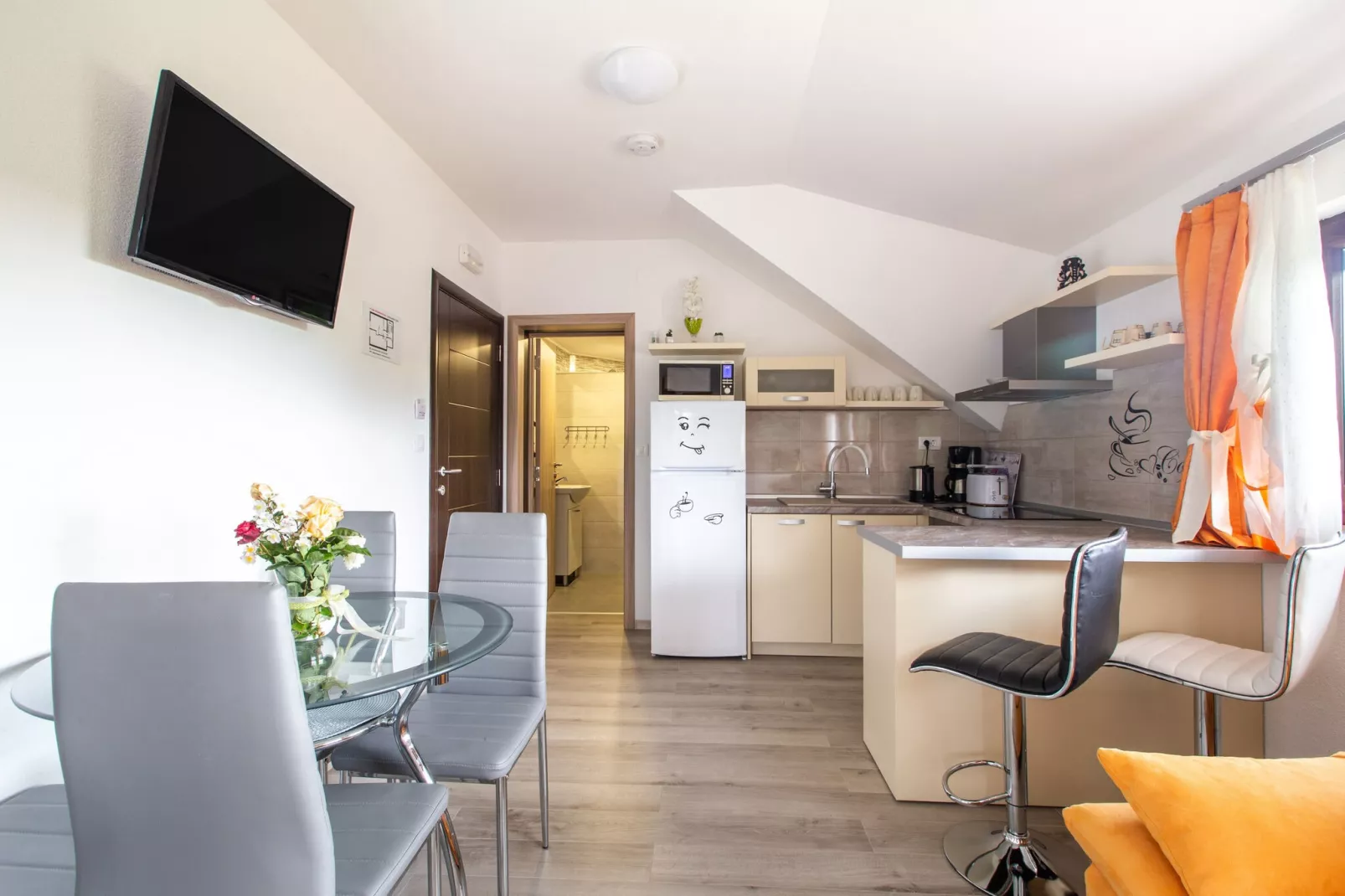 Apartment House Jelena-Dining room