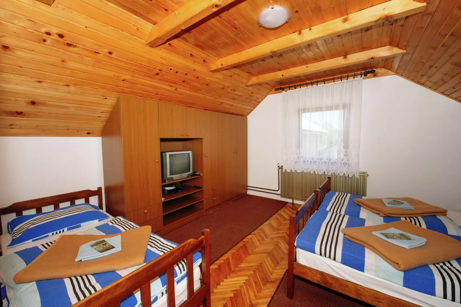 Holiday house Lovinac-Bedroom