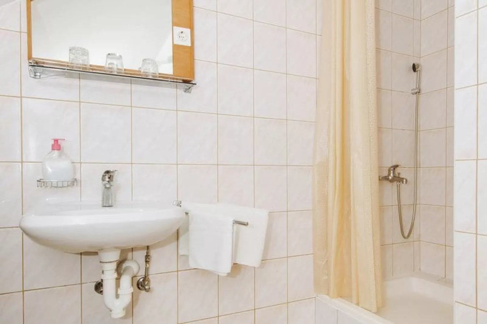 Holiday house Lovinac-Bathroom