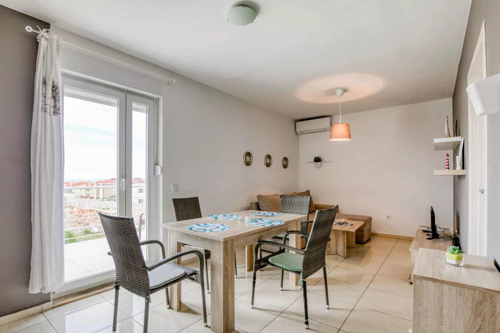 Apartments Sun-Mauro I-Dining room
