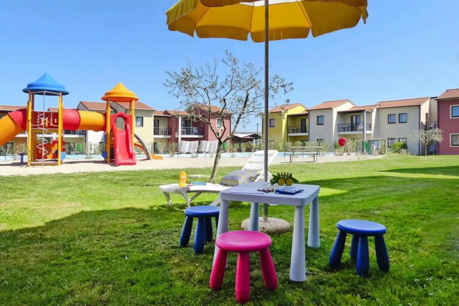 Residence Belvedere Village Castelnuovo del Garda-Trilo Family-Balcon-terrasse