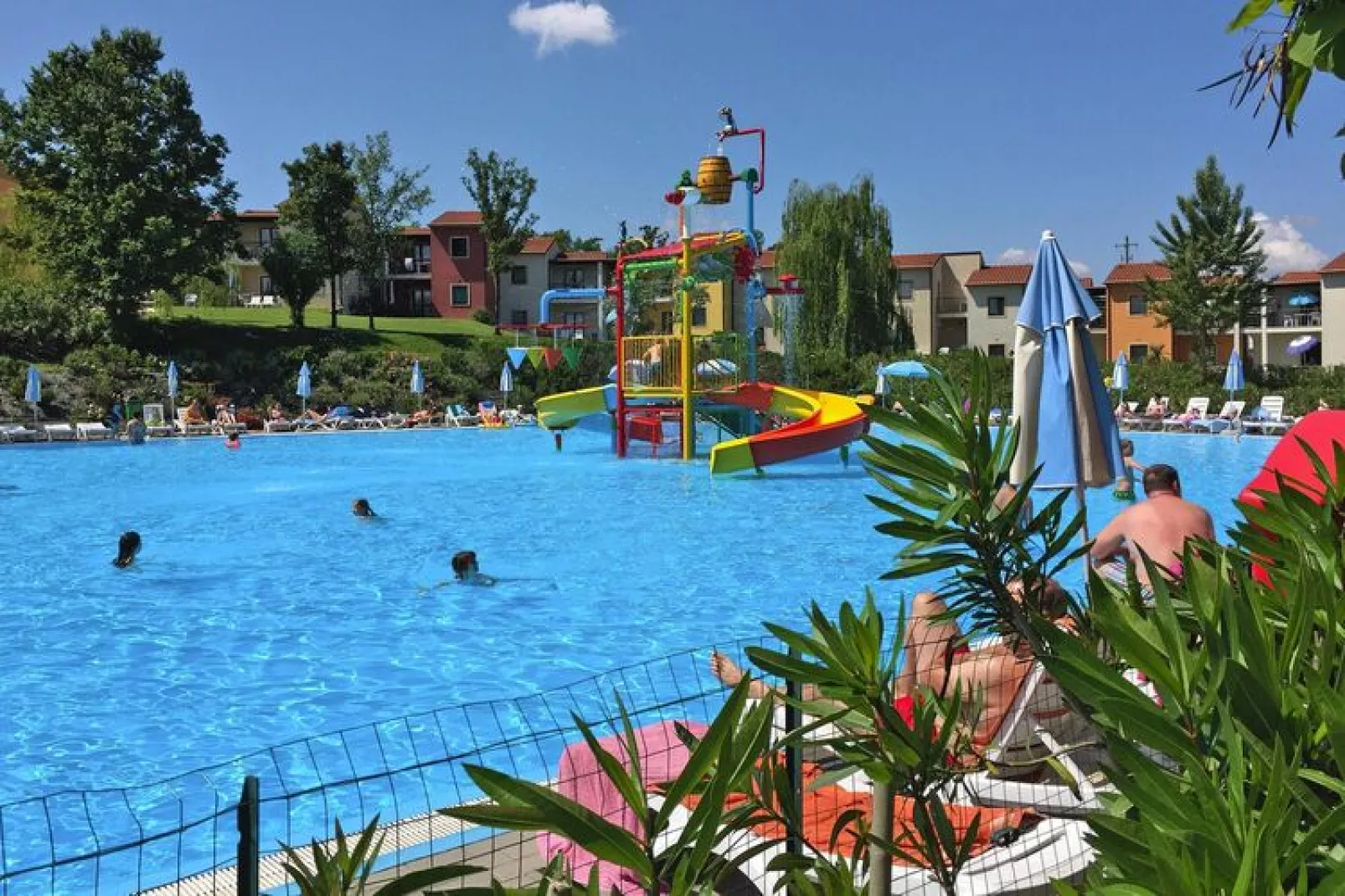 Residence Belvedere Village Castelnuovo del Garda-Trilo Family-Vue sur l'eau