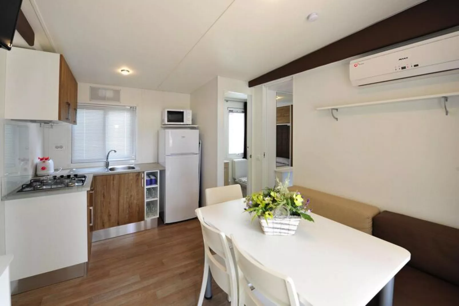 Holiday park Bella Italia, Peschiera-Girasole Suite MH H-Küche