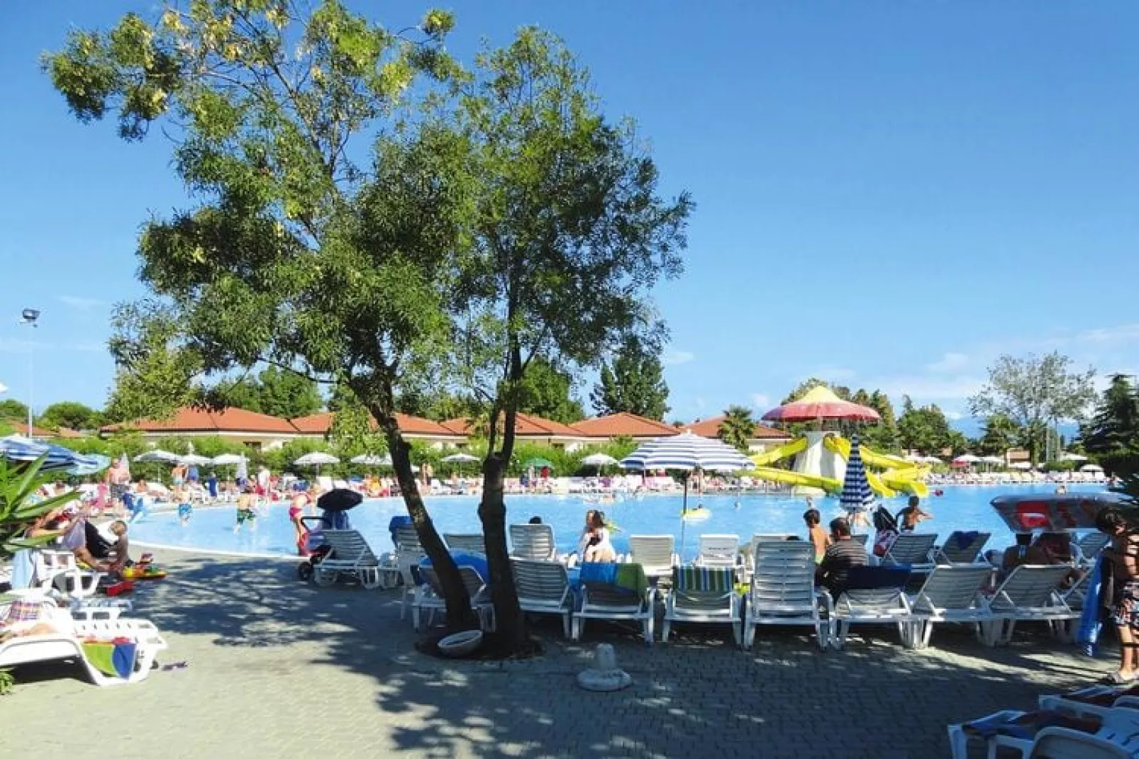 Holiday park Bella Italia, Peschiera-Girasole Suite MH H-Schwimmbad