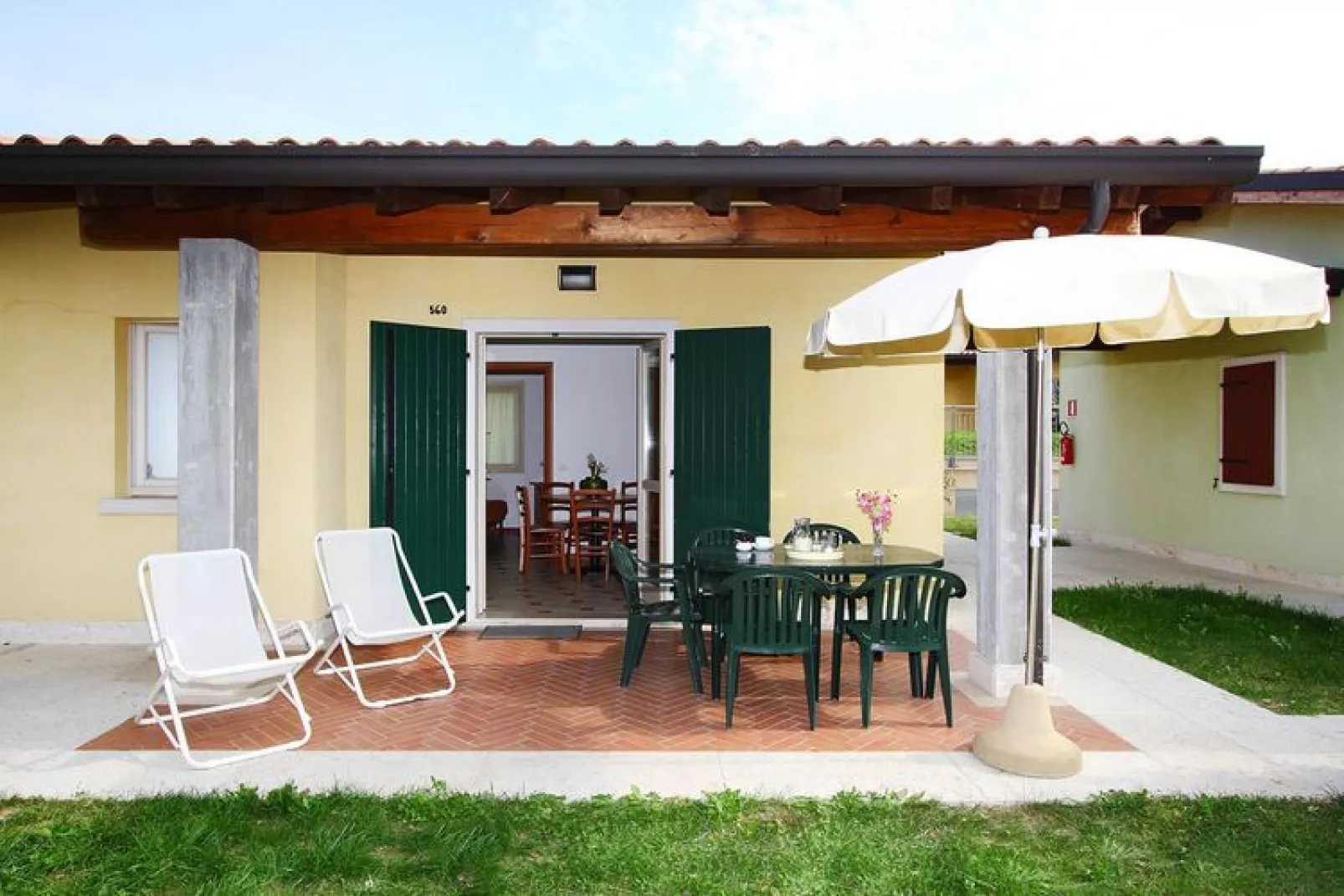 Holiday resort Piani di Clodia, Lazise-MH Giulietta 6 pax-Terrace