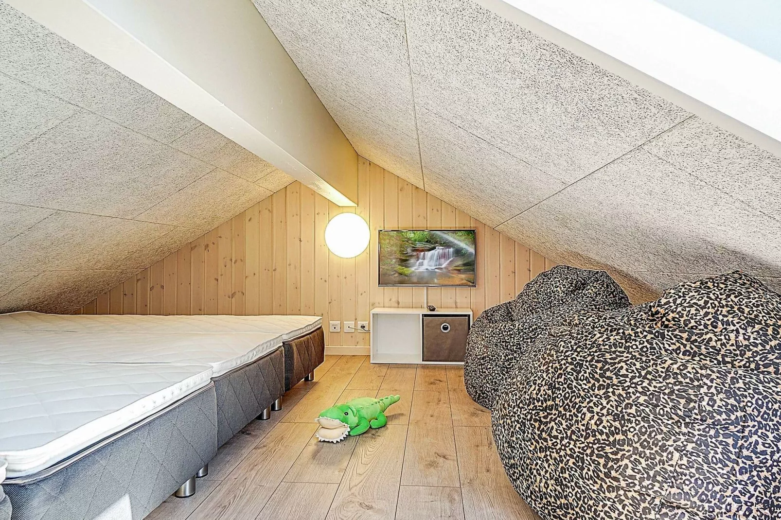 TYP 221-Indoor
