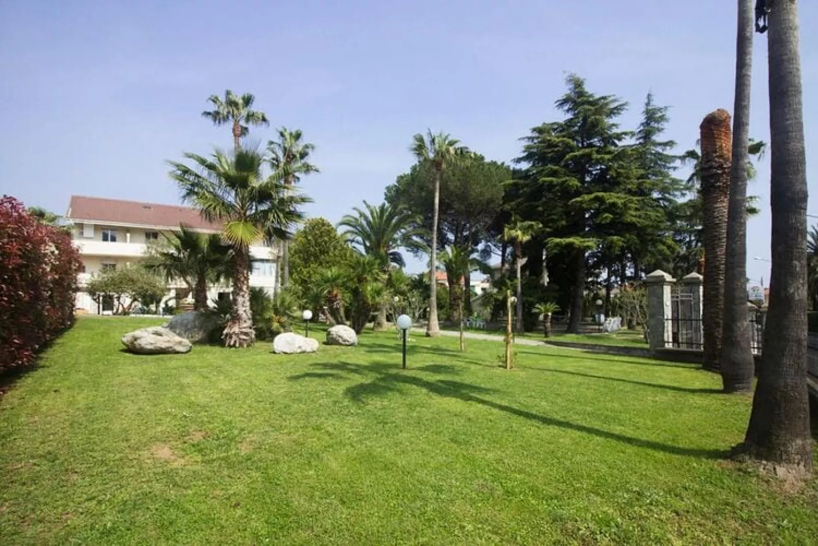 Villa Paola Loano - Type B6S-Gardens summer
