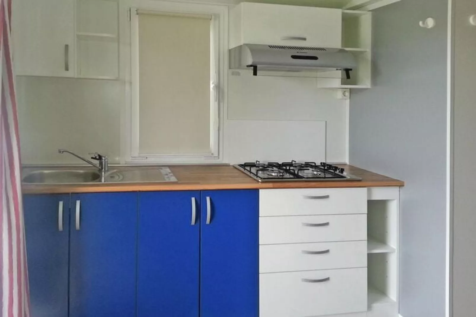 Caravanpark Marina 3B Sarzana - MH 4 Pax-Kitchen